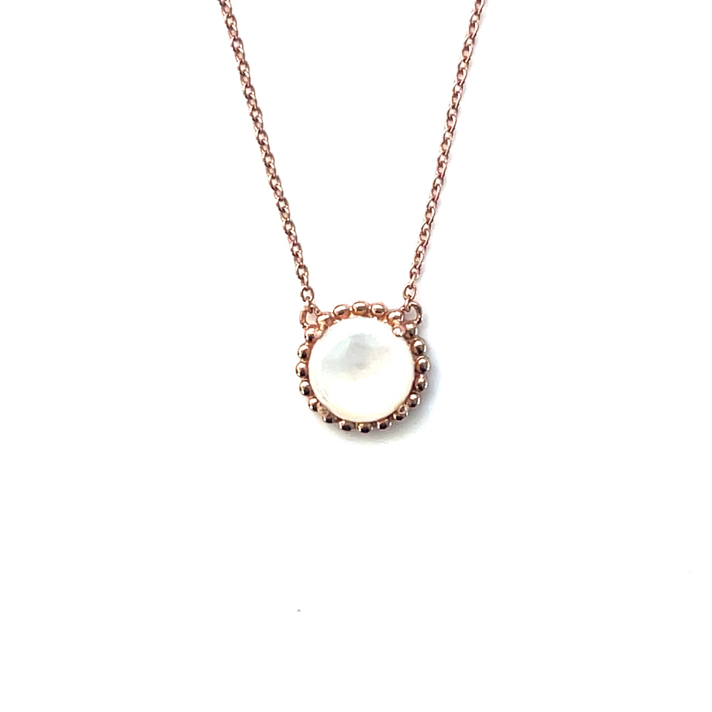 Luminous Muse – Pearl‑Shell Pendant