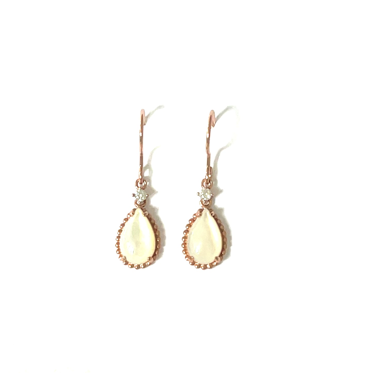 Pearl- Shell Glow Teardrop Earrings