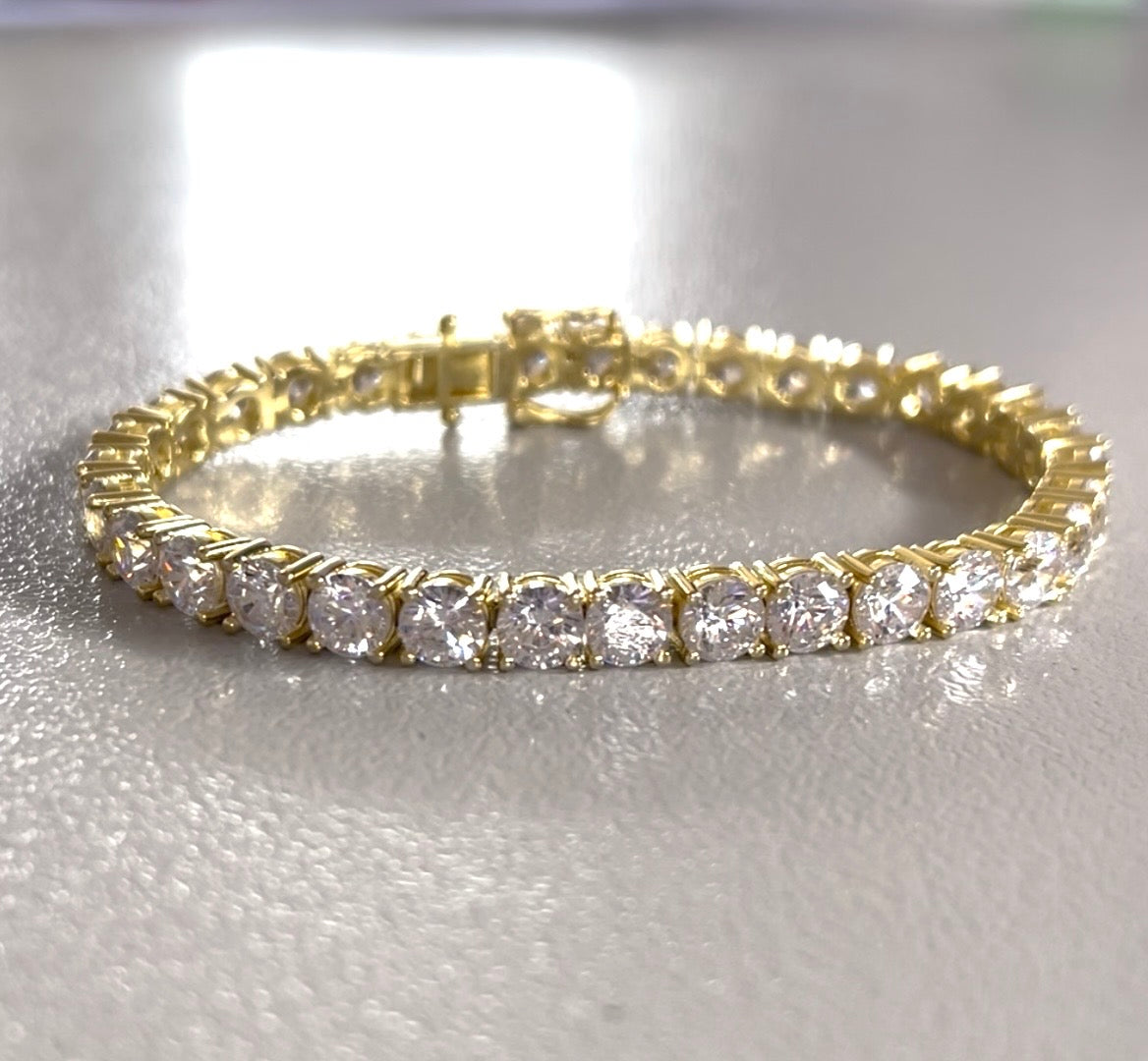 Tennis bracelet, crafted in 925 sterling silver , set with 5mm. cubic zirconia, length 17 cm.