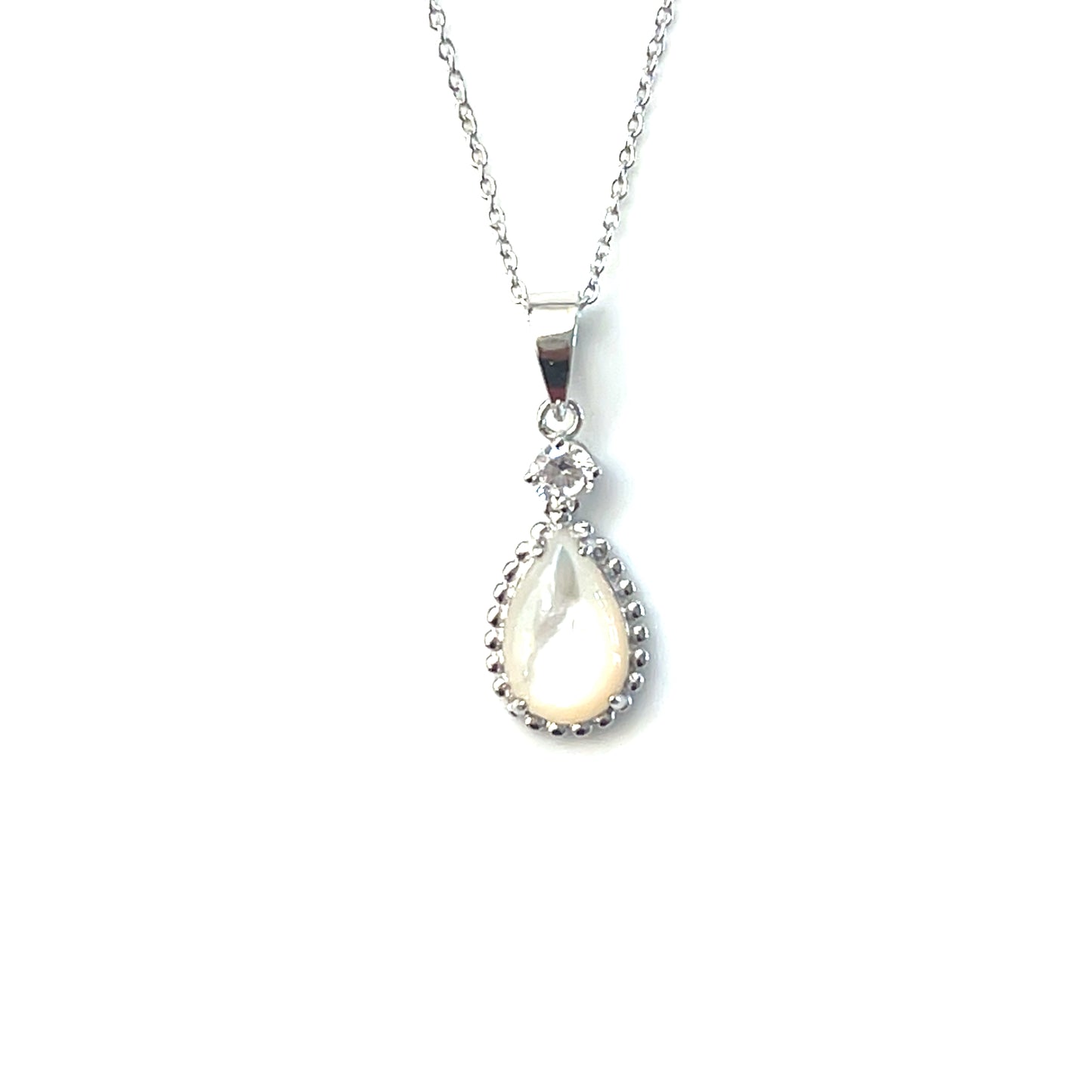 Eternal Glow – Pearl Shell Teardrop Pendant