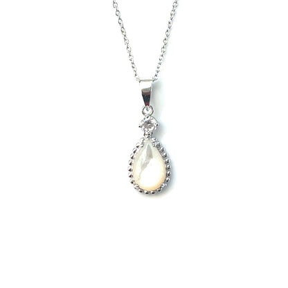 Eternal Glow – Pearl Shell Teardrop Pendant